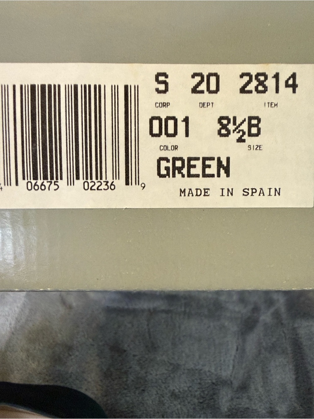 Apart Women's Dress Pumps Forest Green Suede with Gold Tone Buckle Size 8.5 B - Picture 11 of 12